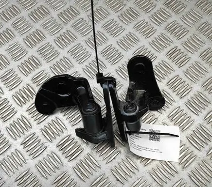 Mercedes-Benz GLE W167 Rear door hinge set A1677303210 A1677304600