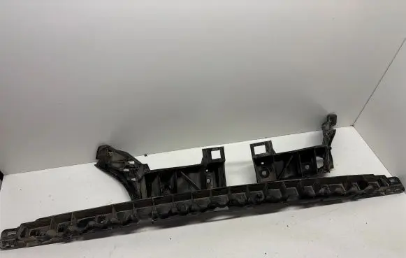 Volkswagen Polo IV 9N3 Rear bumper mounting bracket 6Q6807863