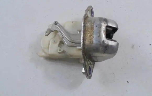 Tailgate/trunk/boot lock/catch/latch