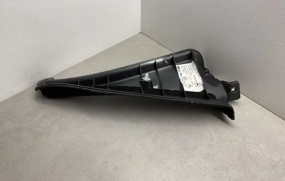 Mercedes-Benz C W204 Trunk/boot side trim panel 11812484E 00009D93 A2046903225
