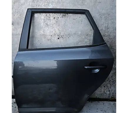 KIA Ceed Rear door