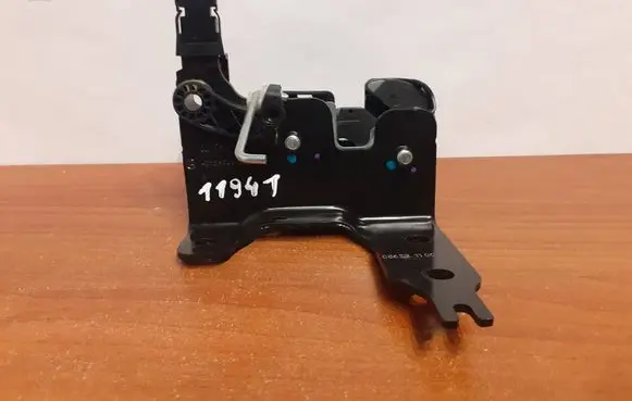 Mercedes-Benz E W212 Seat back rest lock catch A2129200276 Y1410