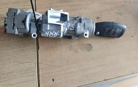 Ford Focus Ignition lock 3M513F880AD