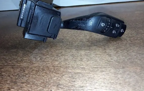 Ford Focus Wiper control stalk 17D346
