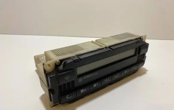 Volkswagen PASSAT B5 Climate control unit 3B1907044A 5HB007617 02