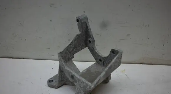 Subaru Outback (BS) Generator/alternator bracket 