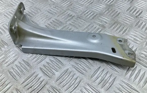 Skoda Octavia Mk3 (5E) Fender mounting bracket 5E0821142