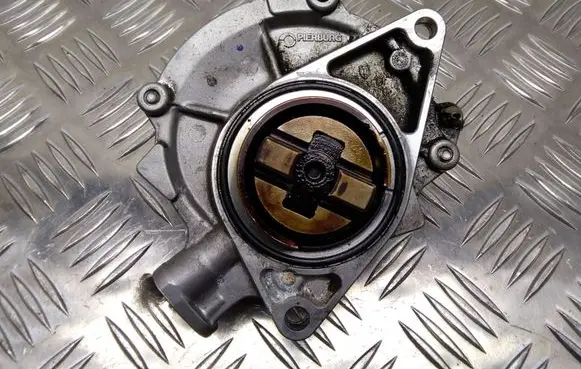 Peugeot 308 Vacuum pump