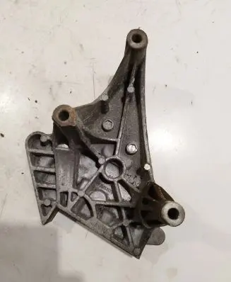Volkswagen Golf V Engine mounting bracket 03g199207g