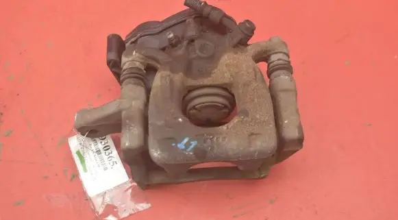 Nissan Qashqai Rear brake caliper