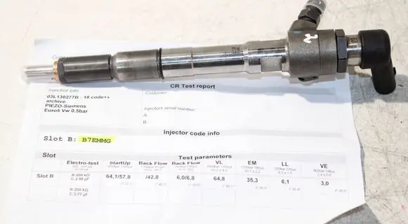 Volkswagen Golf IV Fuel injector 03L130277S