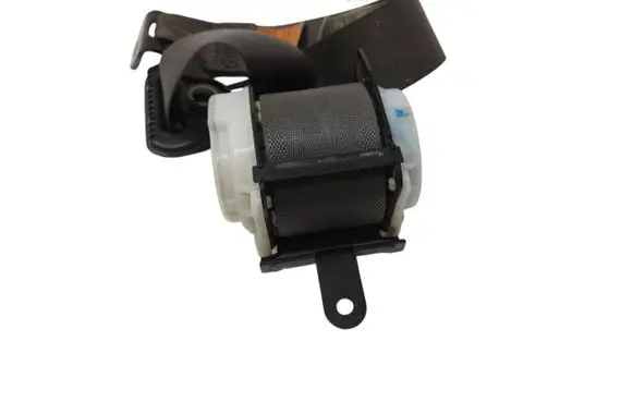Mitsubishi Montero Middle seatbelt (rear) C7177 N1527