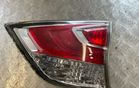Nissan X-Trail T32 Tailgate rear/tail lights