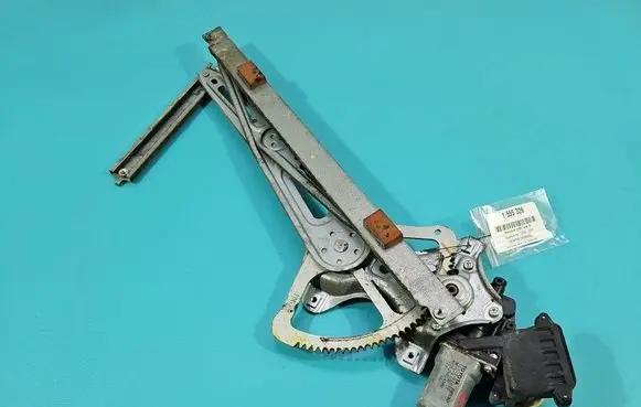 Toyota Auris 150 Front door window regulator with motor 8570202020 IMPRK1555326