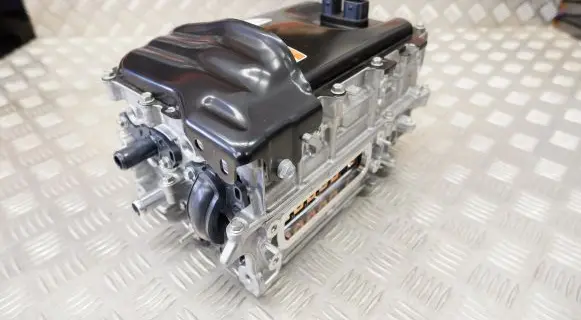 Toyota Yaris XP210 Voltage converter inverter G9200K0010