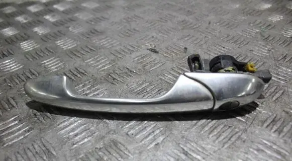 Alfa Romeo 147 Front door exterior handle/bracket 