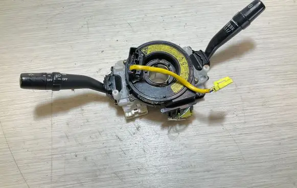 Toyota Camry Wiper turn signal indicator stalk/switch 8431033520