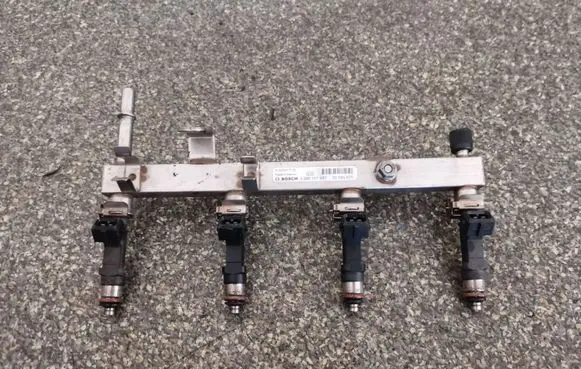 Buick Encore I Fuel injectors set 0280151247 55565971 0280158205