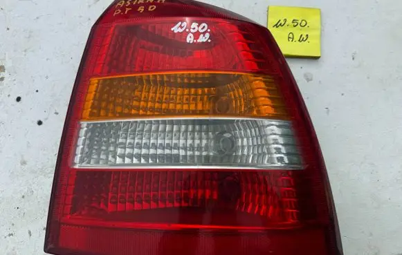 Opel Astra H Rear/tail lights 90521944
