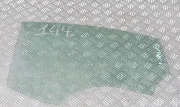 Mercedes-Benz CLS C218 X218 Rear door window glass 43R001026