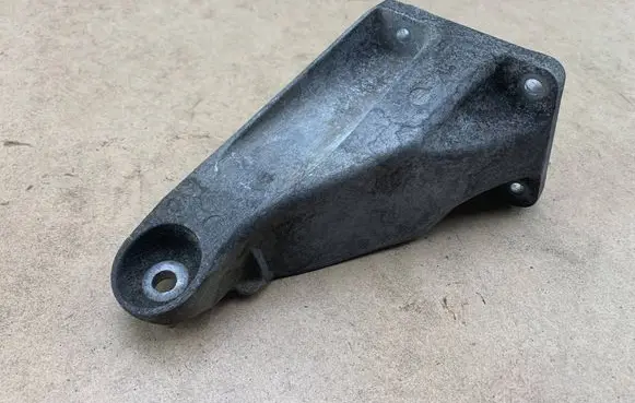 BMW 3 E90 E91 Engine mounting bracket 6760310 22116760310 2211676031