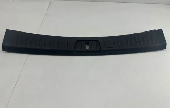 Chevrolet Captiva Tailgate/boot lid cover trim