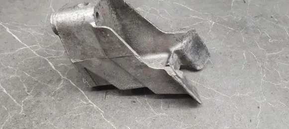 Citroen Xsara Picasso Engine mounting bracket 9632011910