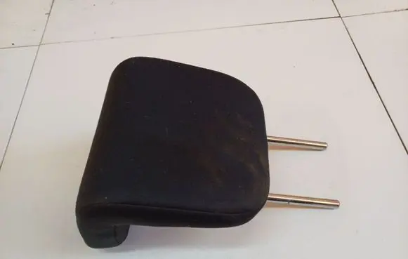 Toyota Yaris Front seat headrest 