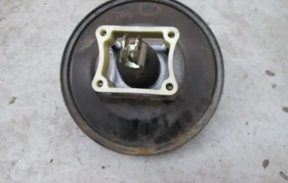 Hyundai Elantra Brake booster