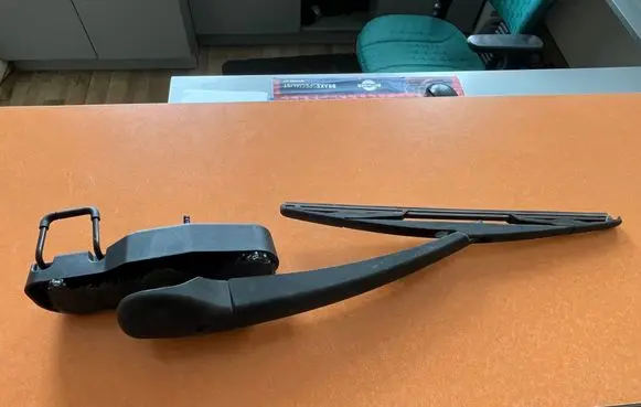 Opel Combo E Rear window wiper mechanism 