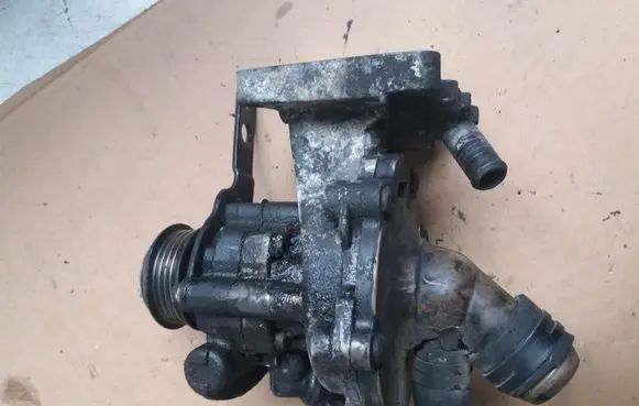 Ford Mondeo Mk III Power steering pump