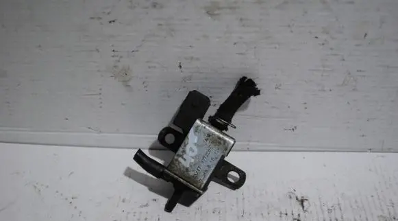 Volkswagen Golf IV Turbo solenoid valve 72189555