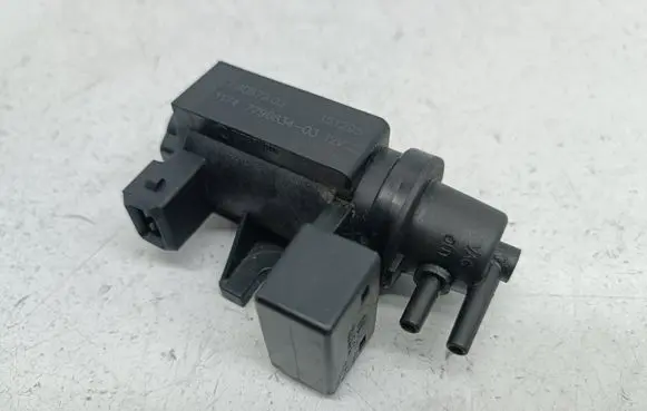BMW 7 E65 E66 Valve vacuum 11747796634 70057903 7796634