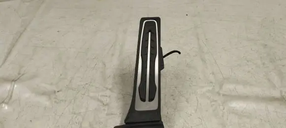 BMW 5 G30 G31 Accelerator throttle pedal 6871053