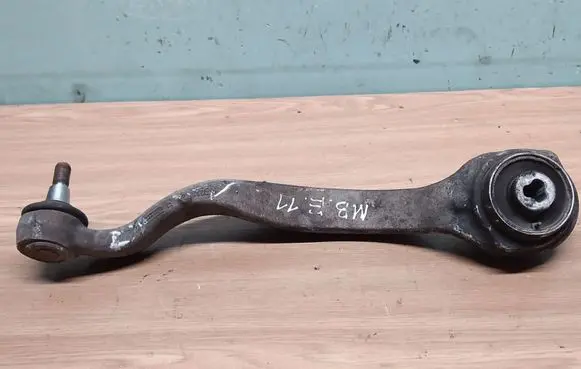Mercedes-Benz E W212 Front lower control arm/wishbone