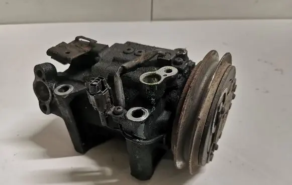 Nissan X-Trail T30 Air conditioning (A/C) compressor (pump)