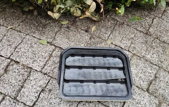 Ford Escape IV Quarter panel pressure vent L1TBA280B62AC