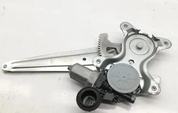 Toyota Urban Cruiser (XP110) Rear door window regulator with motor