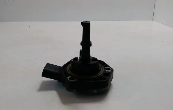 Volkswagen Golf IV Oil level sensor 1J0907660B