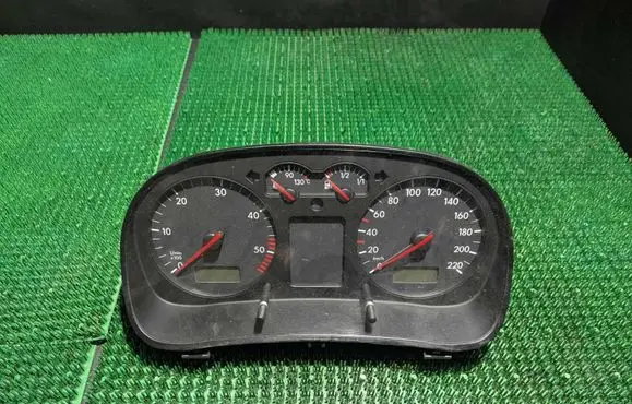Volkswagen Golf IV Speedometer (instrument cluster) 0263611024 1J0919881D