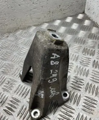 Audi A8 S8 D3 4E Engine mounting bracket 4E0199307