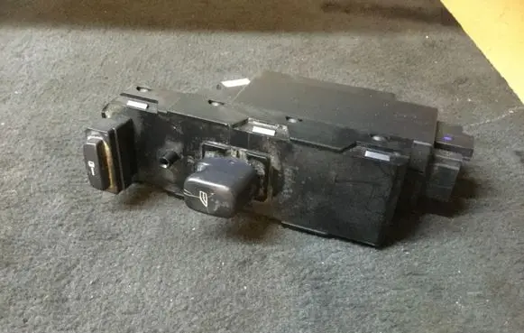 Volvo S60 Electric window control switch 30732817