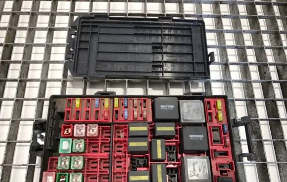 Fuse box set