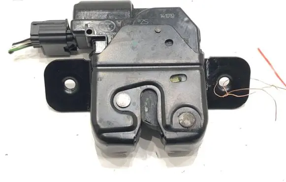 Renault Clio V Tailgate exterior lock 905039221R