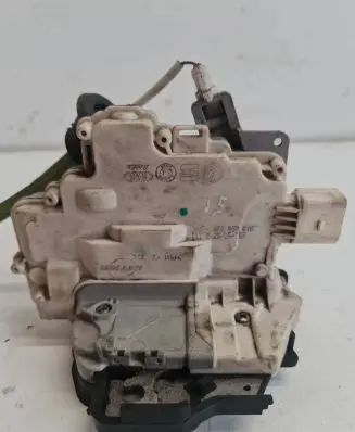 Audi A3 S3 8P Front door lock 4F0839016