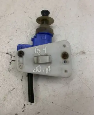 Audi 80 90 S2 B4 Central locking vacuum pump 893862123