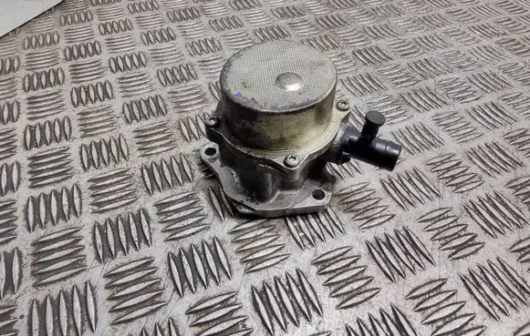 Nissan Note (E11) Vacuum pump 8200577807 7006730300 07T1951913