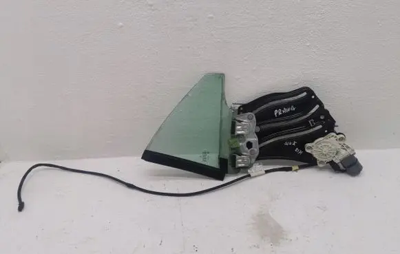 Mercedes-Benz SLK R171 Front door window regulator with motor A1716700403
