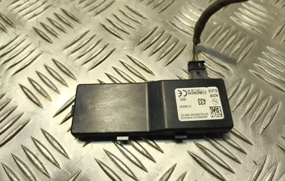 Opel Astra J Door central lock control unit/module 13503204 F00HJ00491
