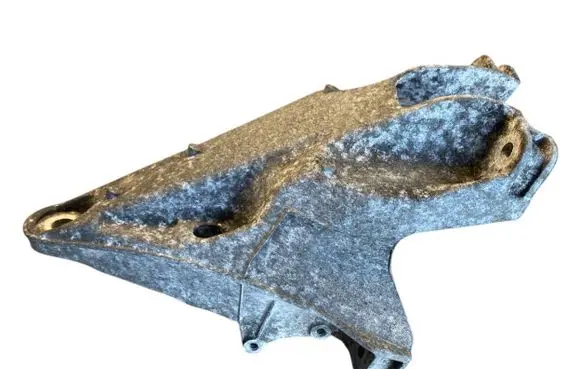 Volkswagen Transporter - Caravelle T5 Engine mounting bracket 7H0199370M 7H0199370L